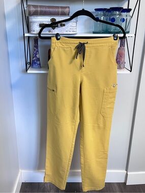 NWOT Women’s Fig yellow scrub Pants - Drawstring Waist